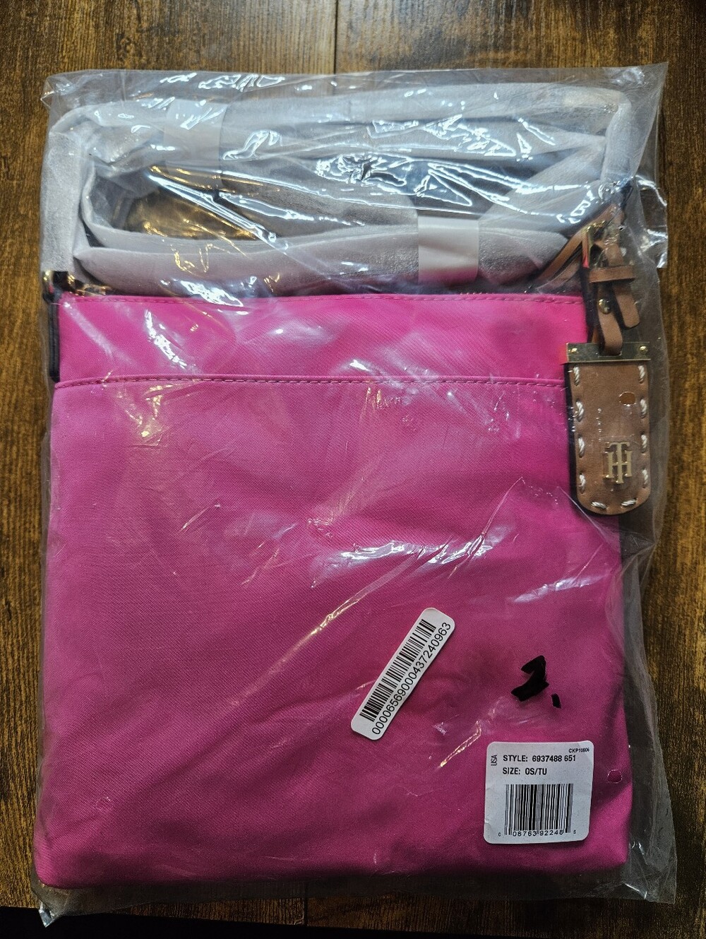 NEW Tommy Hilfiger Women's Julia Crossbody Bag Hot Pink Adjustable Vegan SEALED
